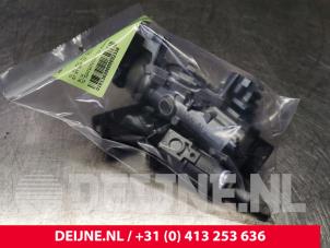 Gebrauchte Zündschloss + Schlüssel Volkswagen T-Cross 1.0 TSI 115 12V Preis € 50,00 Margenregelung angeboten von van Deijne Onderdelen Uden B.V.