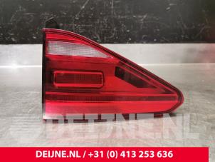 Gebrauchte Rücklicht rechts Volkswagen Touran (5T1) 2.0 TDI 150 Preis € 30,00 Margenregelung angeboten von van Deijne Onderdelen Uden B.V.