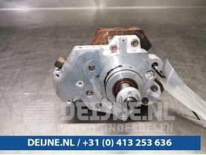 Used Mechanical fuel pump Opel Vivaro 2.5 DTI 16V Price € 90,75 Inclusive VAT offered by van Deijne Onderdelen Uden B.V.