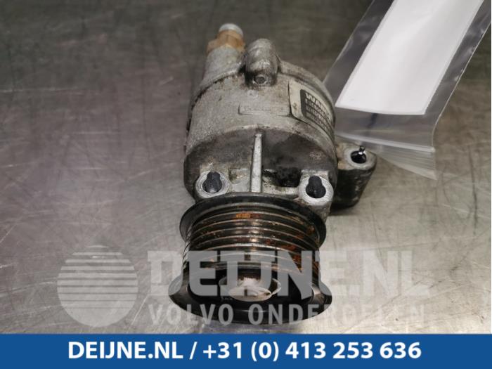 Vacuum pump (diesel) from a Ford Transit 2.2 TDCi 16V 2010