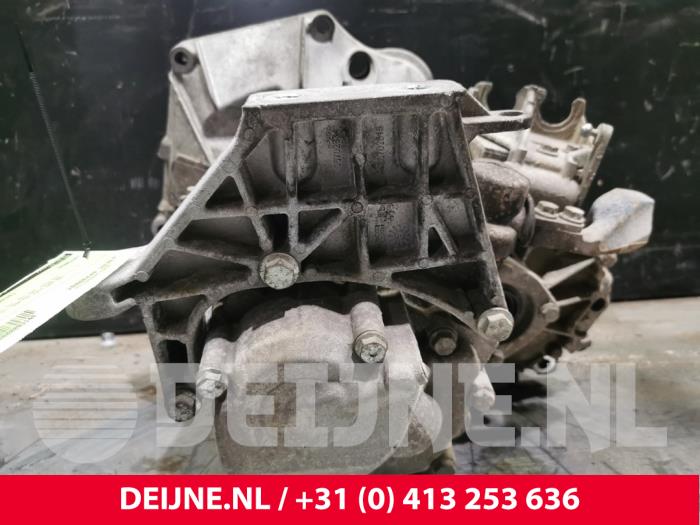 Gearbox from a Fiat Punto III (199) 1.3 JTD Multijet 80 16V 2015