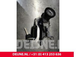 Gebrauchte Zündschloss + Schlüssel Iveco New Daily VI 33S13, 35C13, 35S13 Preis auf Anfrage angeboten von van Deijne Onderdelen Uden B.V.