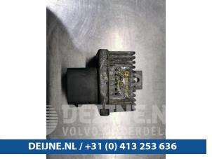Usados Relé de precalentamiento Renault Trafic New (FL) 1.9 dCi 100 16V Precio € 6,05 IVA incluido ofrecido por van Deijne Onderdelen Uden B.V.