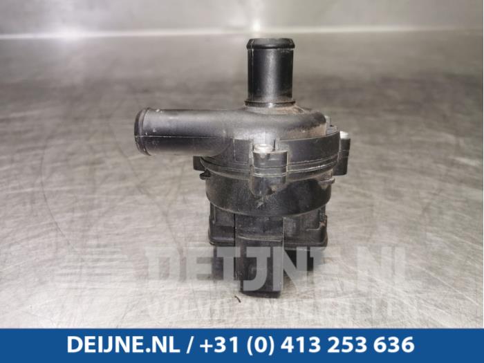 Begagnade Extra vattenpump Volkswagen Crafter 2.0 TDI 16V Pris € 8,47 Inklusive moms erbjuds av van Deijne Onderdelen Uden B.V.