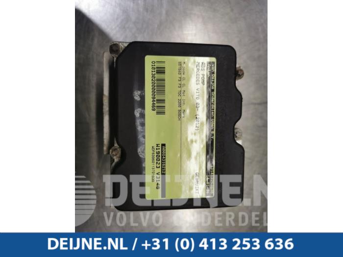 Używane Pompa ABS Mercedes Vito (639.6) 2.2 110 CDI 16V Euro 5 Cena € 54,45 Z VAT oferowane przez van Deijne Onderdelen Uden B.V.