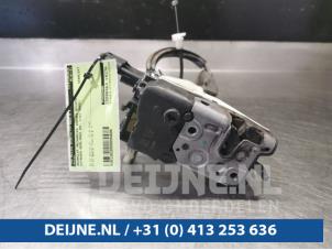 Usados Mecanismo de cerradura de puerta de 2 puertas derecha Citroen Berlingo 1.6 HDI 16V 90 Precio € 36,30 IVA incluido ofrecido por van Deijne Onderdelen Uden B.V.