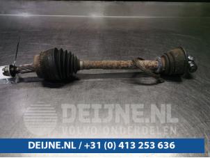 Used Front drive shaft, left Renault Master III (FD/HD) 2.2 dCi 16V Price € 90,75 Inclusive VAT offered by van Deijne Onderdelen Uden B.V.