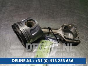 Usagé Piston Opel Insignia 2.0 CDTI 16V 160 Ecotec Prix € 100,00 Règlement à la marge proposé par van Deijne Onderdelen Uden B.V.