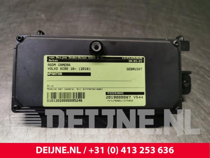 Używane Kamera ADSM Volvo XC90 II 2.0 T8 16V Twin Engine AWD Cena € 175,00 Procedura marży oferowane przez van Deijne Onderdelen Uden B.V.