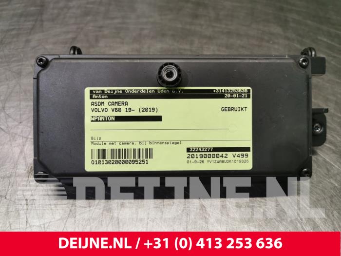 Używane Kamera ADSM Volvo V60 II (ZW) 2.0 D4 16V Cena € 175,00 Procedura marży oferowane przez van Deijne Onderdelen Uden B.V.