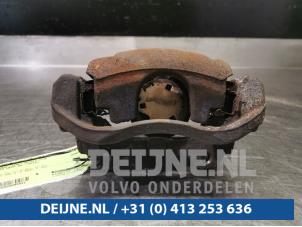 Używane Zacisk hamulcowy prawy przód Citroen Nemo (AA) 1.3 HDi 75 Cena € 24,20 Z VAT oferowane przez van Deijne Onderdelen Uden B.V.