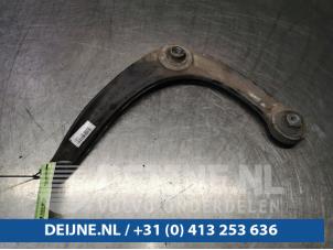 Usagé Bras de suspension bas avant gauche Citroen Berlingo 1.6 Hdi 16V 90 Prix € 48,40 Prix TTC proposé par van Deijne Onderdelen Uden B.V.