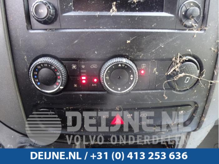 Heater control panel from a Mercedes-Benz Sprinter 3,5t (906.63) 319 CDI,BlueTEC V6 24V 2018