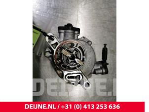 Used Vacuum pump (diesel) Volvo V40 (MV) 1.6 D2 Price € 50,00 Margin scheme offered by van Deijne Onderdelen Uden B.V.