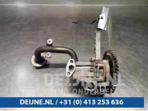 Used Oil pump Volkswagen Transporter T5 2.5 TDi Price € 108,90 Inclusive VAT offered by van Deijne Onderdelen Uden B.V.