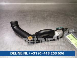 Usados Tubo intercooler Peugeot Expert (G9) 1.6 HDi 90 Precio de solicitud ofrecido por van Deijne Onderdelen Uden B.V.