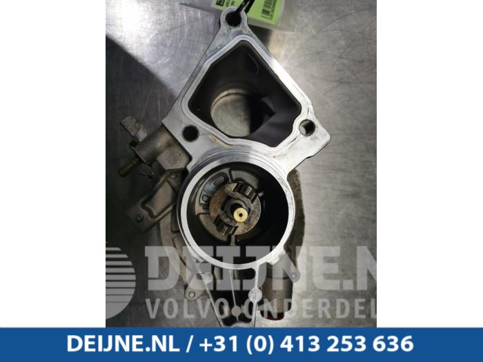 Vacuum pump (diesel) from a Ford Transit 2.2 TDCi 16V 2011