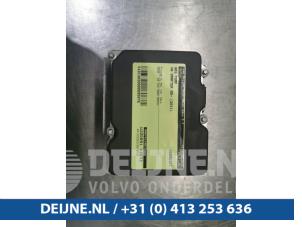 Usados Bomba ABS Volkswagen Crafter 2.5 TDI 30/32/35 Precio € 181,50 IVA incluido ofrecido por van Deijne Onderdelen Uden B.V.