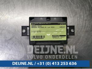 Gebrauchte Handbremse Modul Mercedes GLE (W166) 250d 2.0 Preis € 20,00 Margenregelung angeboten von van Deijne Onderdelen Uden B.V.