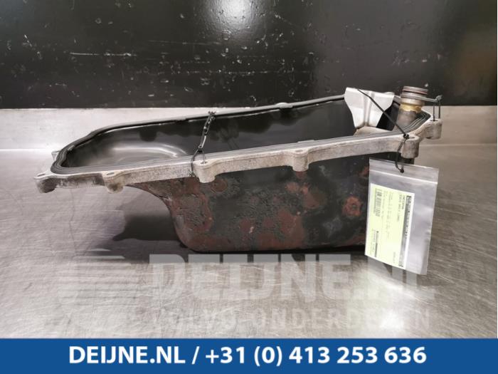 Ölwanne van een Iveco New Daily IV 50C14GV, 50C14GV/P 2006