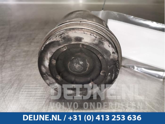 Usagé Piston Iveco Daily Prix € 121,00 Prix TTC proposé par van Deijne Onderdelen Uden B.V.