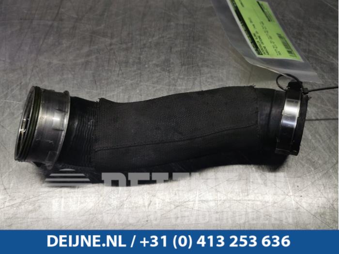 Gebrauchte Intercooler Schlauch Porsche Cayenne II (92A) 3.0 D V6 24V Preis € 30,00 Margenregelung angeboten von van Deijne Onderdelen Uden B.V.