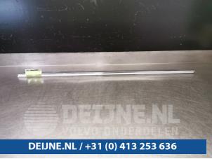 Used Window rubber Porsche Cayenne II (92A) 3.0 D V6 24V Price on request offered by van Deijne Onderdelen Uden B.V.