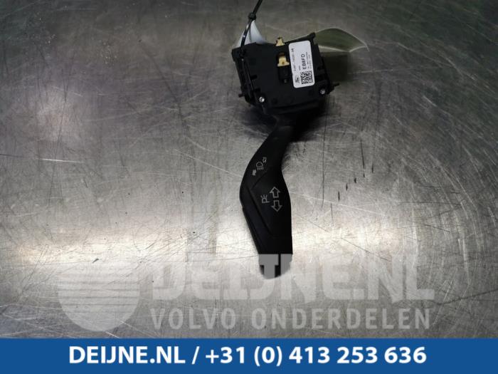 Interruptor de indicador de dirección de un Ford Transit 2.2 TDCi 16V RWD 2015