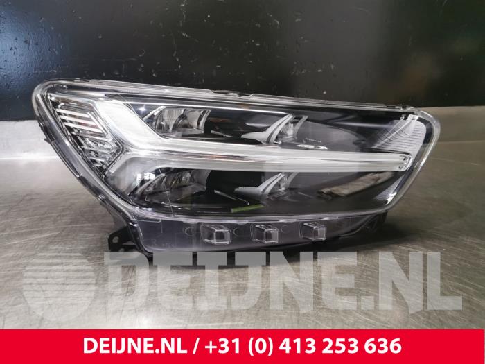 Używane Reflektor prawy Volvo XC40 (XZ) 1.5 T3 12V Cena € 500,00 Procedura marży oferowane przez van Deijne Onderdelen Uden B.V.