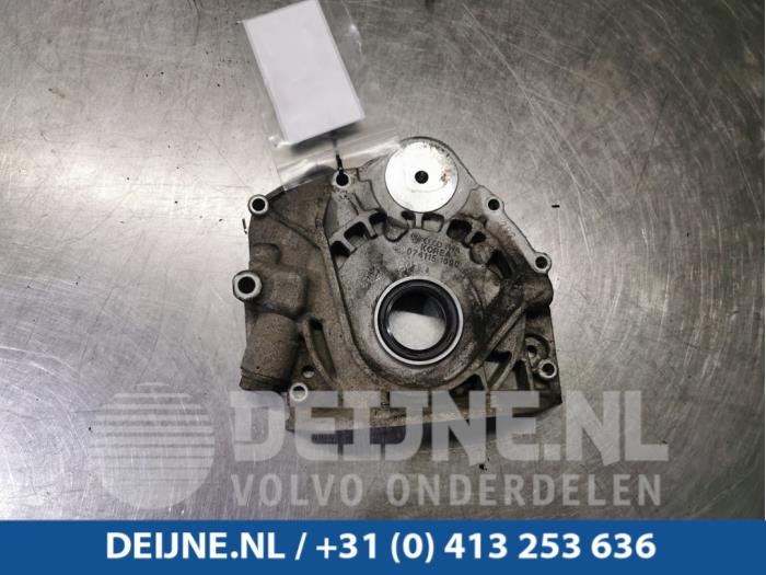 Oil pump from a Volkswagen Crafter 2008