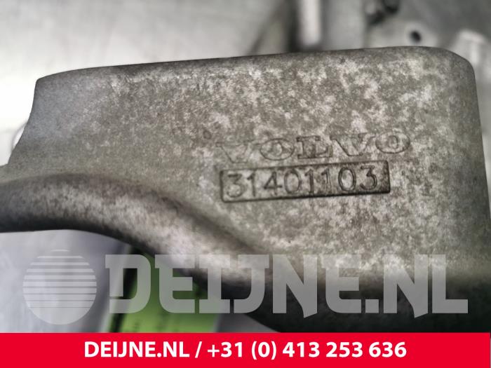 Usagé Support dynamo bas Volvo V60 II (ZW) 2.0 D4 16V Prix € 50,00 Règlement à la marge proposé par van Deijne Onderdelen Uden B.V.