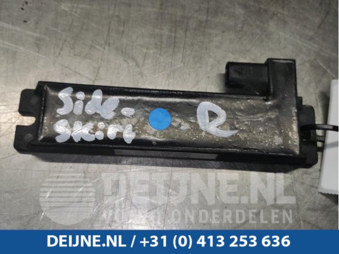 Używane Keyless Entry-Antena Tesla Model X 100D Cena € 24,20 Z VAT oferowane przez van Deijne Onderdelen Uden B.V.
