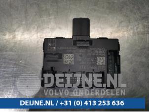Used Central door locking module Volkswagen Crafter (SY) 2.0 TDI Price € 24,20 Inclusive VAT offered by van Deijne Onderdelen Uden B.V.