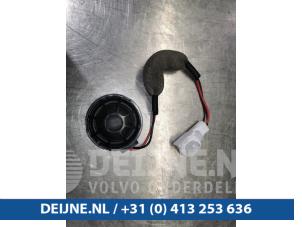 Usagé Haut-parleur Tesla Model X 100D Prix sur demande proposé par van Deijne Onderdelen Uden B.V.