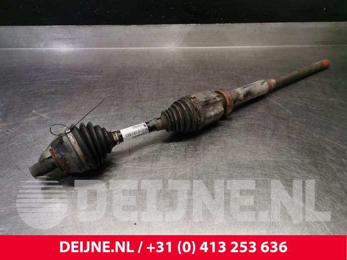 Front drive shaft, right from a Volvo V70 (BW) 3.0 T6 24V AWD 2011