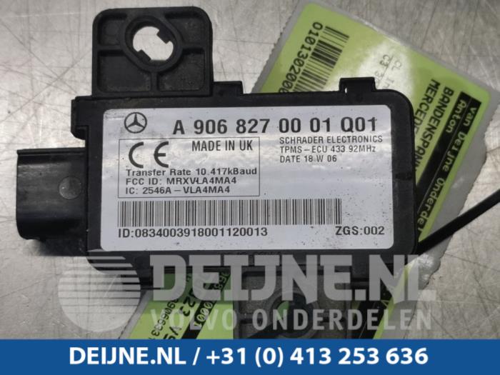 Tyre pressure module from a Mercedes-Benz Sprinter 3,5t (906.63) 319 CDI,BlueTEC V6 24V 2018