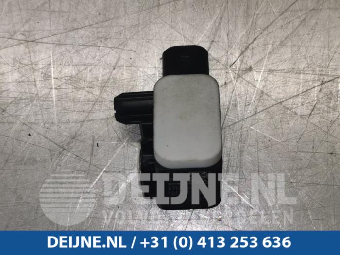 Begagnade Airbagsensor Tesla Model X 100D Pris € 42,35 Inklusive moms erbjuds av van Deijne Onderdelen Uden B.V.