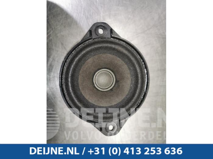 Używane Glosnik Tesla Model X 100D Cena € 18,15 Z VAT oferowane przez van Deijne Onderdelen Uden B.V.