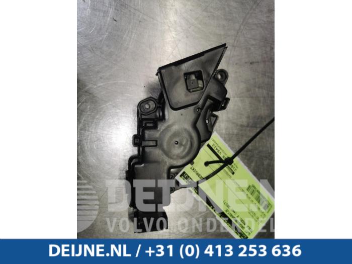 Begagnade Handskfacklock Tesla Model X 100D Pris € 30,25 Inklusive moms erbjuds av van Deijne Onderdelen Uden B.V.