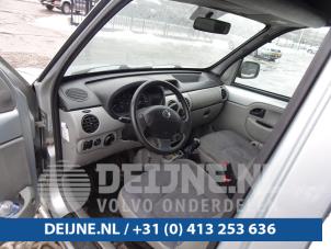 Used Seat, right Nissan Kubistar (F10) 1.5 dCi 65 Price on request offered by van Deijne Onderdelen Uden B.V.