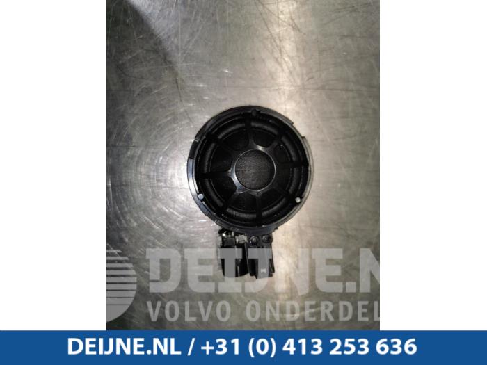 Begagnade Högtalare Tesla Model S 75D Pris € 30,25 Inklusive moms erbjuds av van Deijne Onderdelen Uden B.V.