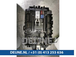 Usagé Boîte à fusibles Tesla Model S 75D Prix sur demande proposé par van Deijne Onderdelen Uden B.V.