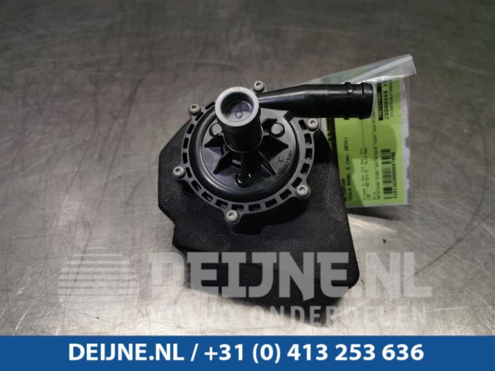 Begagnade Vattenpump Tesla Model S 75D Pris € 145,20 Inklusive moms erbjuds av van Deijne Onderdelen Uden B.V.
