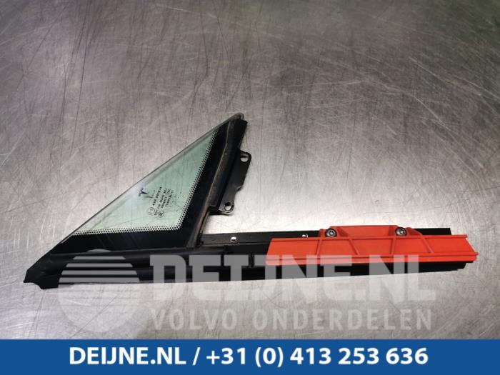Usados Ventanilla triangular derecha delante Tesla Model S 75D Precio € 72,60 IVA incluido ofrecido por van Deijne Onderdelen Uden B.V.
