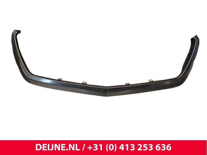 Nowe Listwa grilla Mercedes Sprinter Cena € 65,34 Z VAT oferowane przez van Deijne Onderdelen Uden B.V.