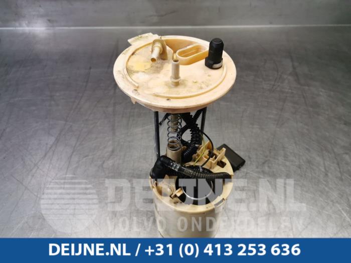Usagé Pompe à carburant Volkswagen Passat CC (357) 2.0 TDI 16V 135 Prix € 35,00 Règlement à la marge proposé par van Deijne Onderdelen Uden B.V.
