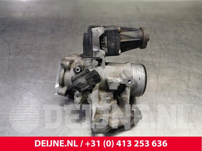 EGR valve from a Volvo XC70 (BZ) 2.4 D5 20V 205 AWD 2010