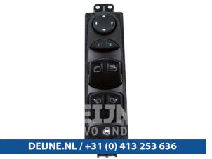 New Electric window switch Mercedes Viano Price € 37,51 Inclusive VAT offered by van Deijne Onderdelen Uden B.V.
