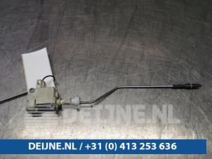 Used Tank flap lock motor Volkswagen Passat Variant (3C5) 2.0 TDI 140 Price € 9,00 Margin scheme offered by van Deijne Onderdelen Uden B.V.