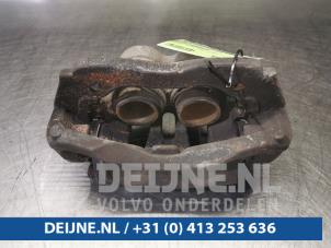 Used Front brake calliper, right Mercedes Vito (447.6) 2.2 114 CDI 16V Price € 72,60 Inclusive VAT offered by van Deijne Onderdelen Uden B.V.